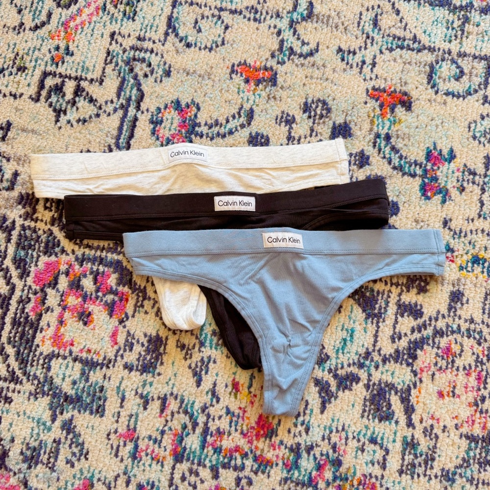 NWOT✨ Calvin Klein Carousel Cotton Thong 3 Pack Gray Black Blue Size Medium